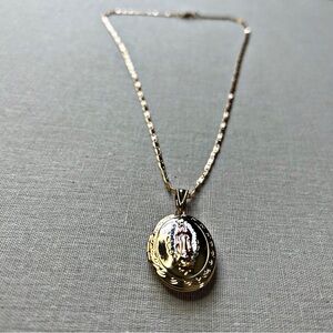 Gold Chain Virgin Mary Mob Wife Locket Necklace